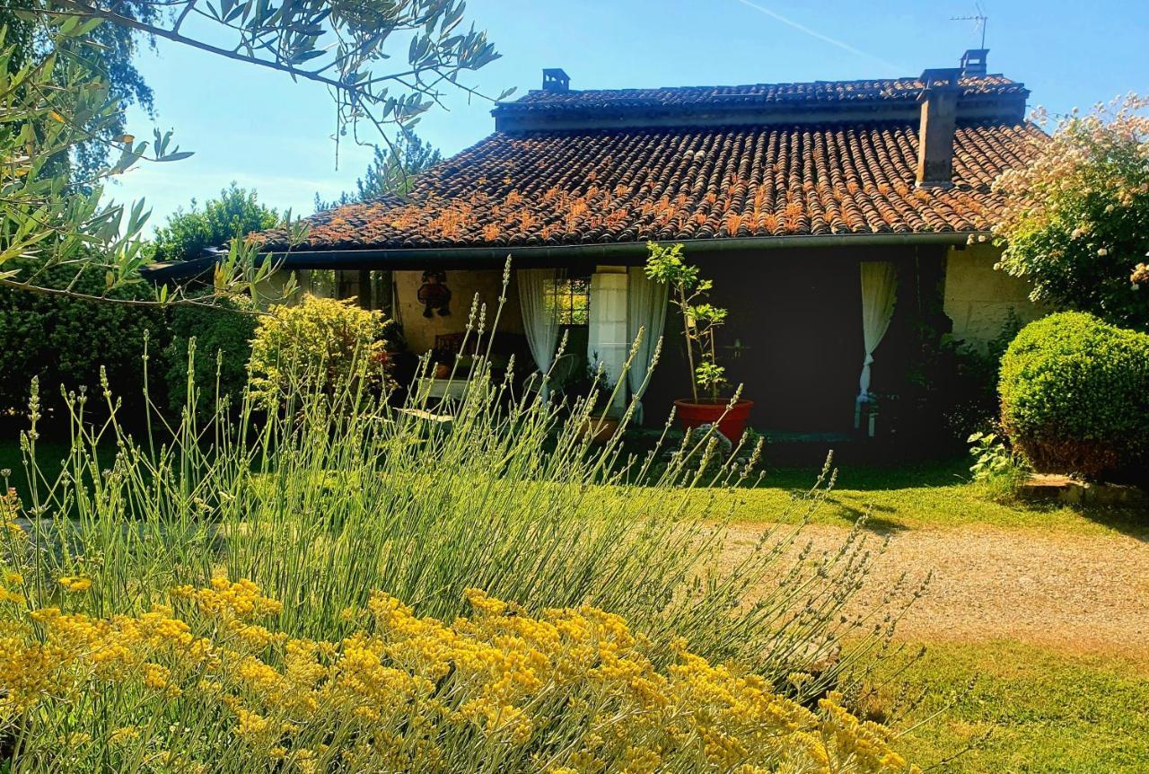 Le Clos De L'Amiral Bed & Breakfast Preguillac Exterior photo